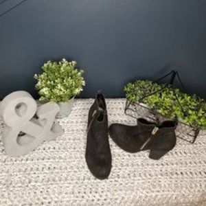 black heel Booties with side zipper